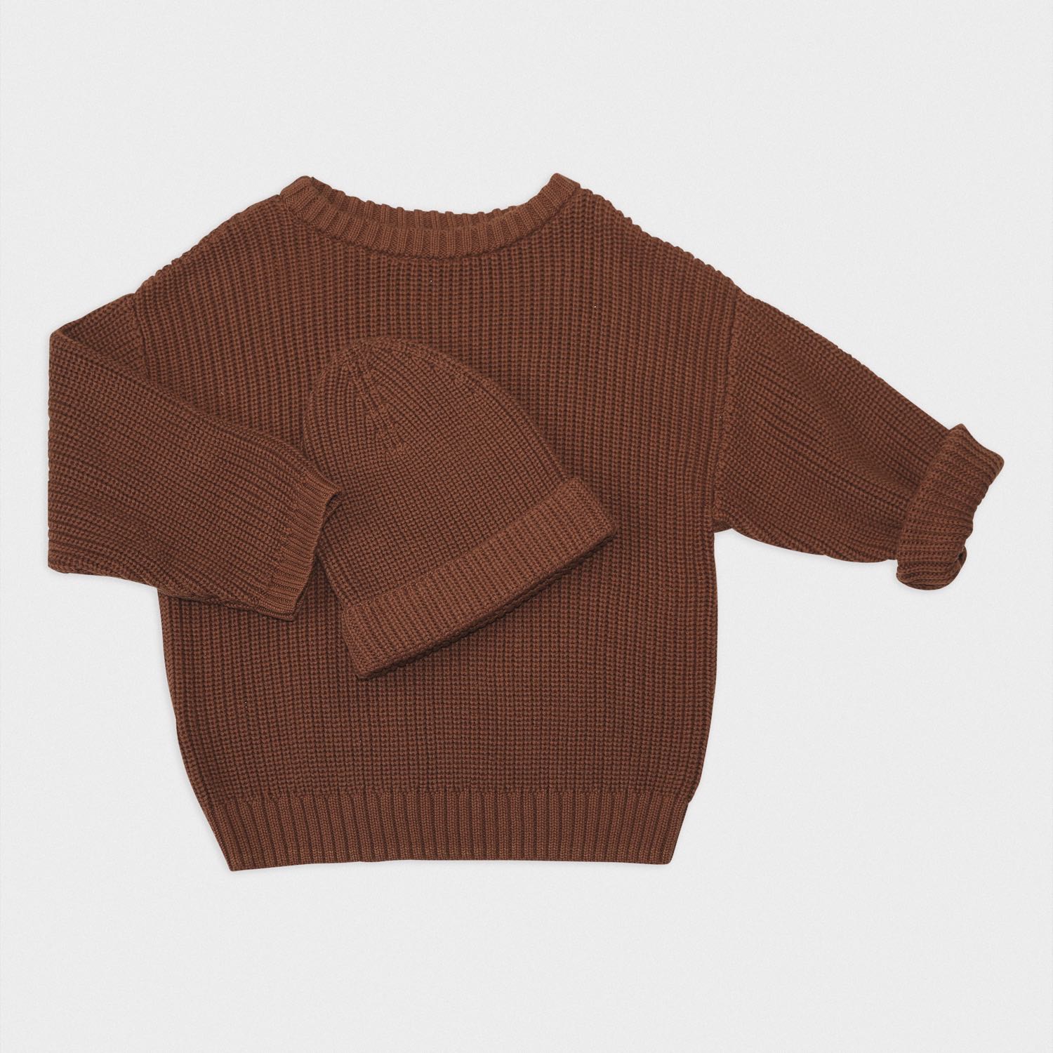 Strickset Pulli und Mütze braun