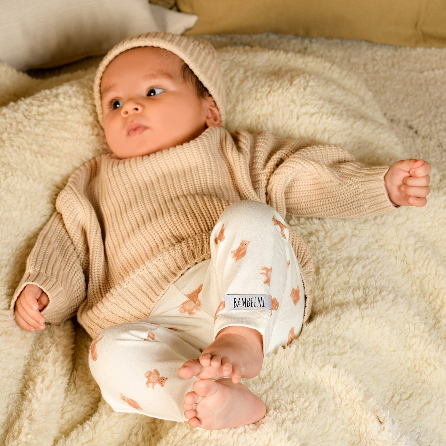 Strickset Pulli und Mütze beige