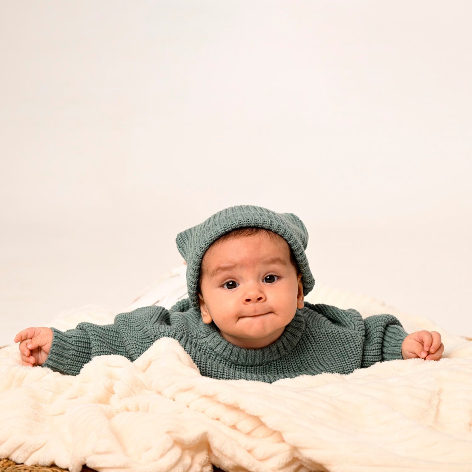 Strickset Pulli und Mütze grün